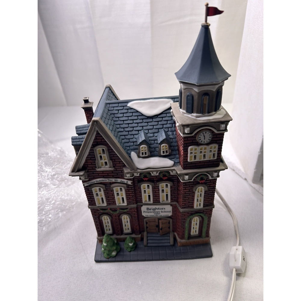 Dept 56 Brighton School Christmas in the City Series 58876 With Box